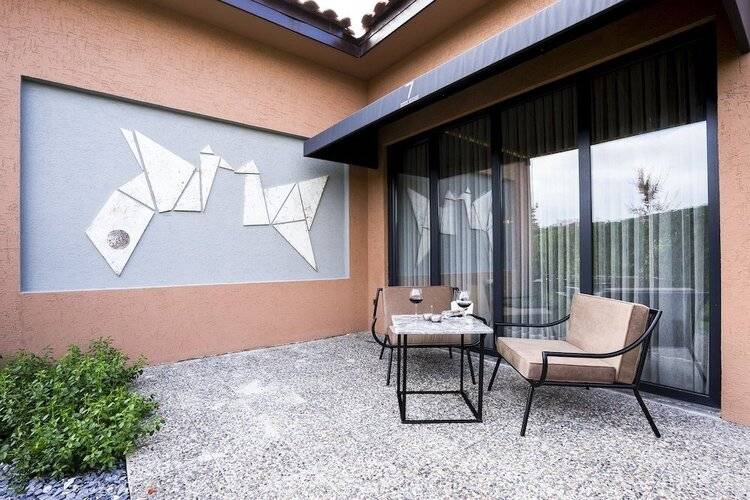7 Rooms (Adults Only 18+)