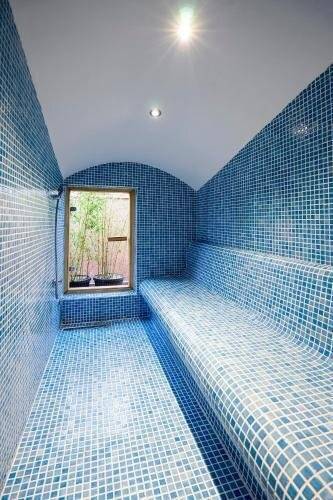 7 Rooms (Adults Only 18+)