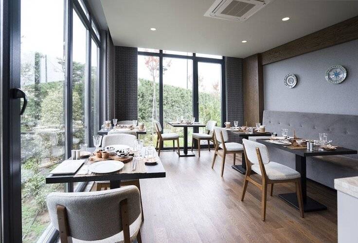 7 Rooms (Adults Only 18+)