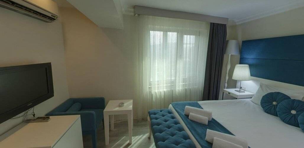 Lion City Hotel