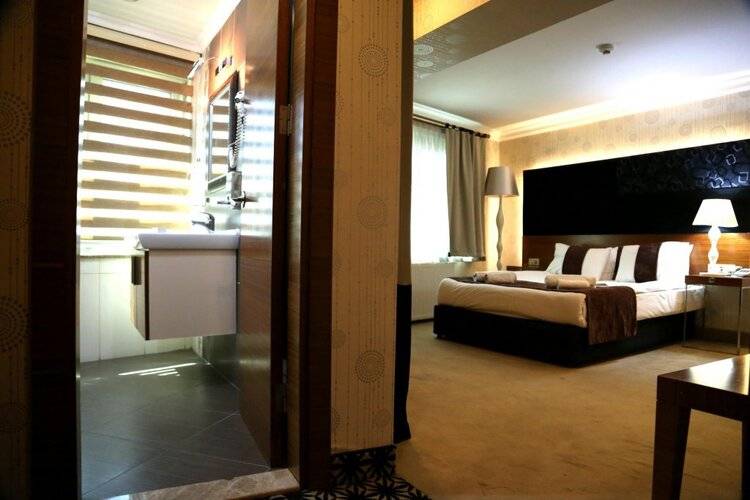 Lion City Hotel