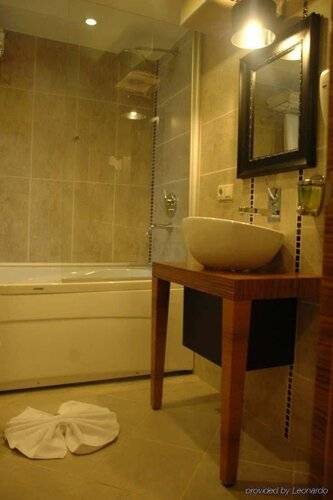 Lion City Hotel