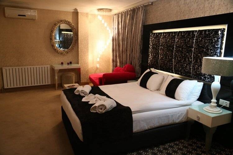 Lion City Hotel