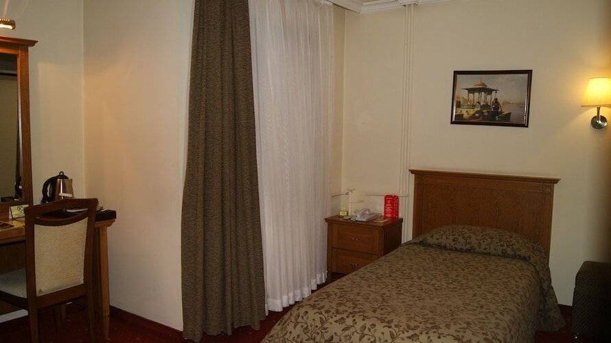 Central Hotel
