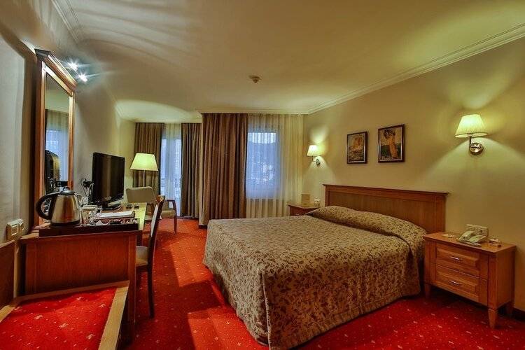 Central Hotel