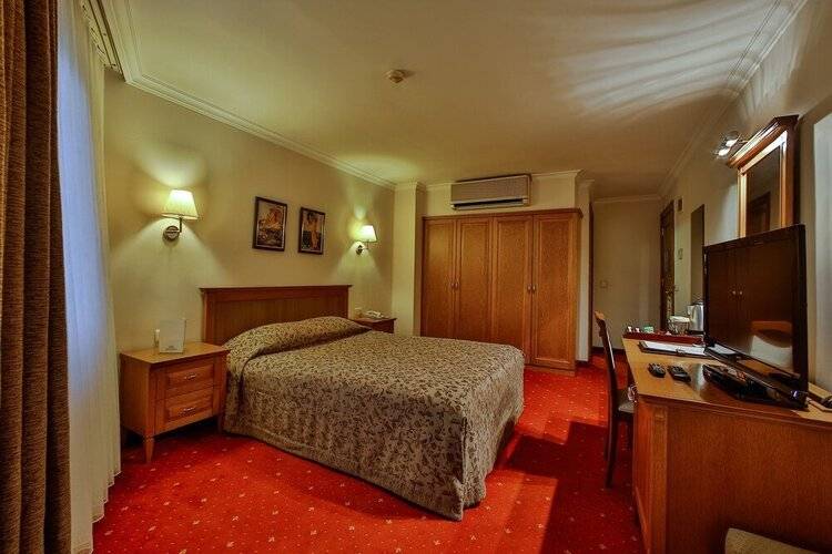 Central Hotel