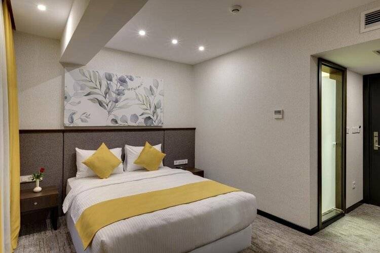Leo Suites