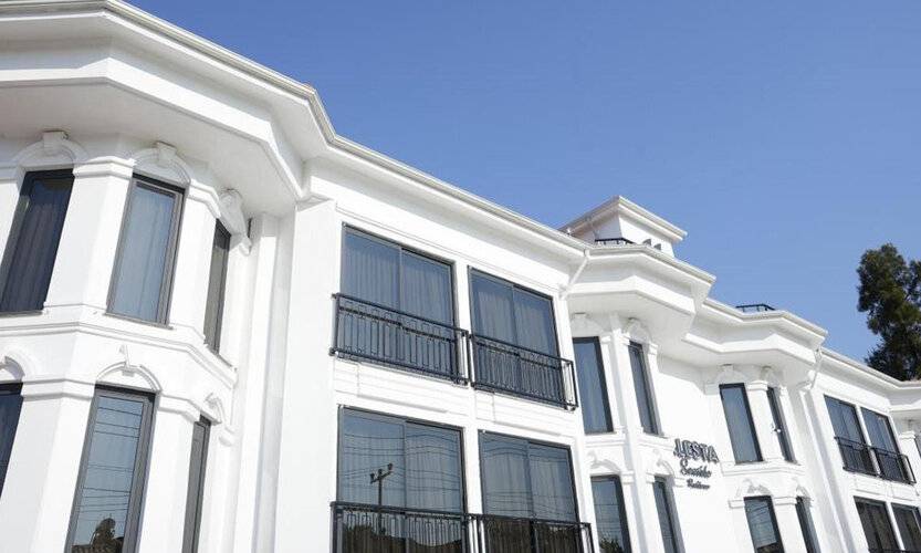 Alesta Seaside Residence
