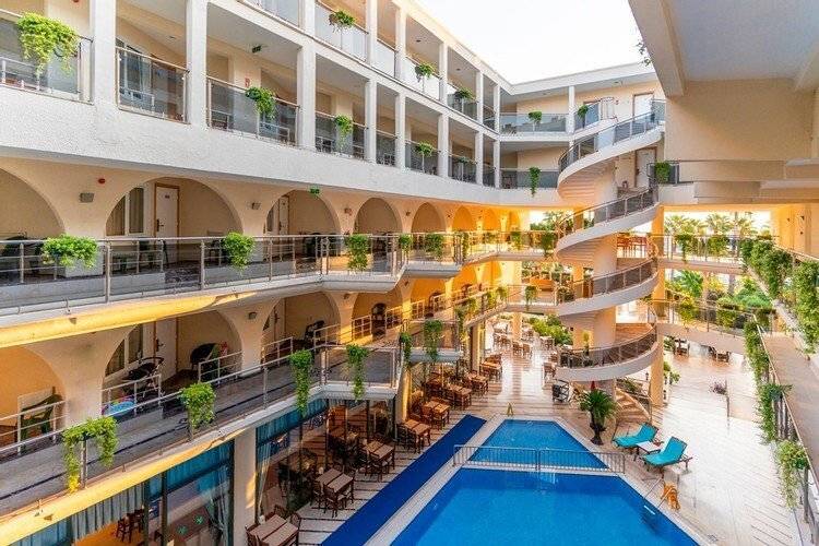 Lancora Beach Hotel