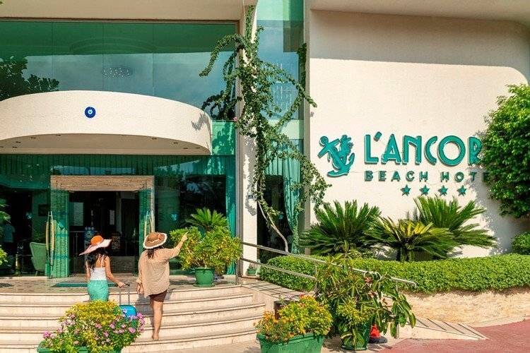 Lancora Beach Hotel