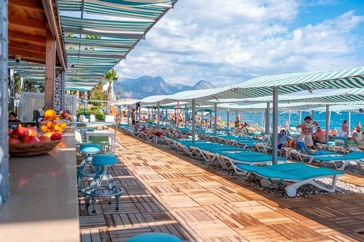 Lancora Beach Hotel