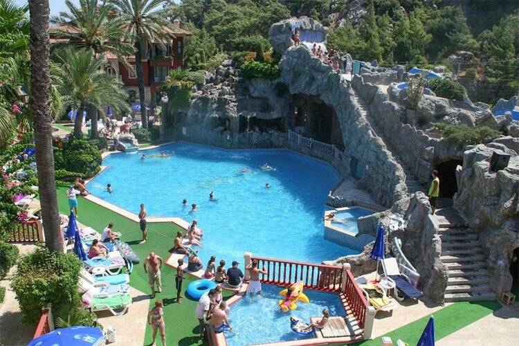 Grand Aquarium