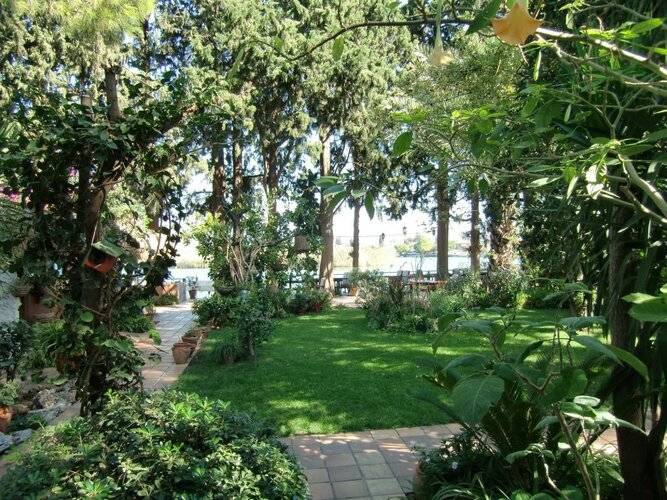 Happy Caretta Hotel