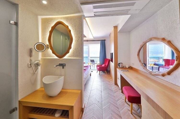 Atalante Hotel
