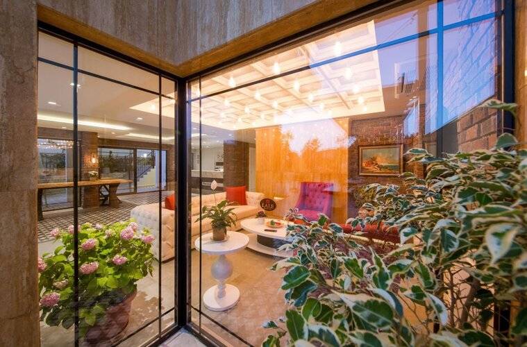 Lale Hotel
