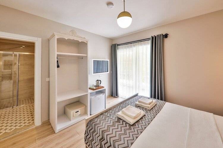 Lora Kas Otel