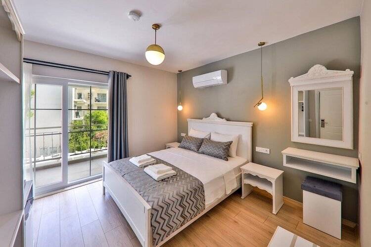Lora Kas Otel