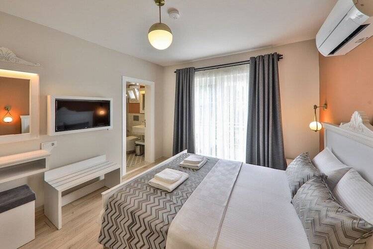 Lora Kas Otel
