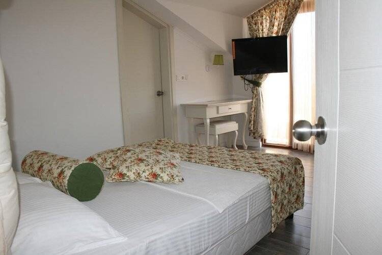 Ata Lagoon Beach Hotel