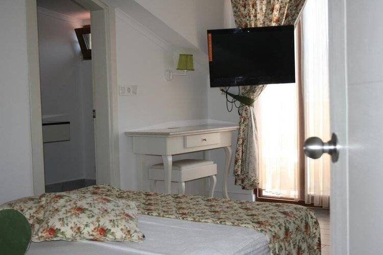 Ata Lagoon Beach Hotel