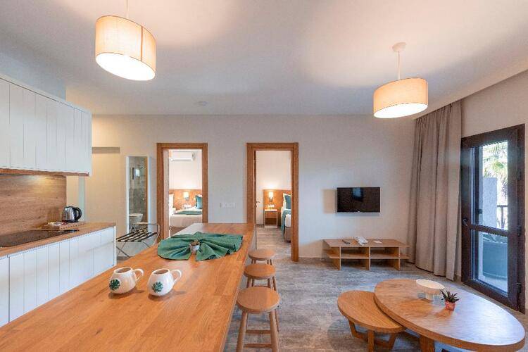 Dorman Suites