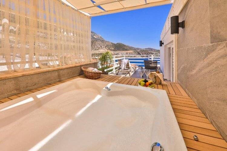 Kalkan Saray Suites (Adults Only 15+)