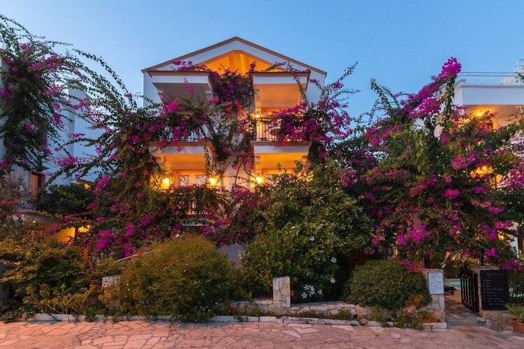 Korsan Apartments
