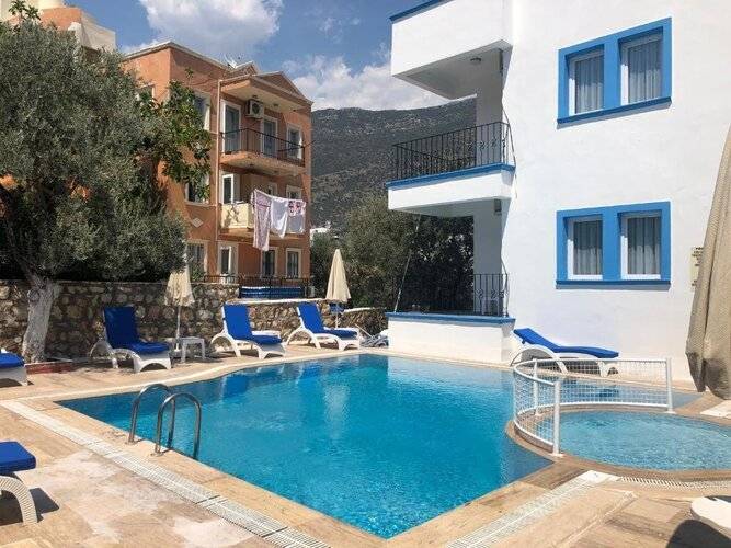 Lizo Hotel