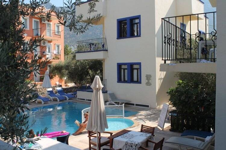 Lizo Hotel