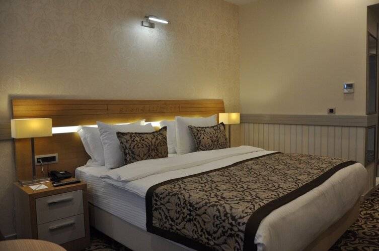 Grand Itimat Hotel