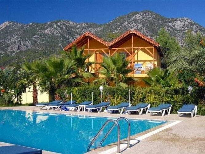 Arkadas Otel