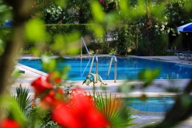 Arkadas Otel