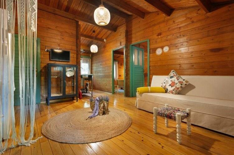 Gayb-I Boutique Home