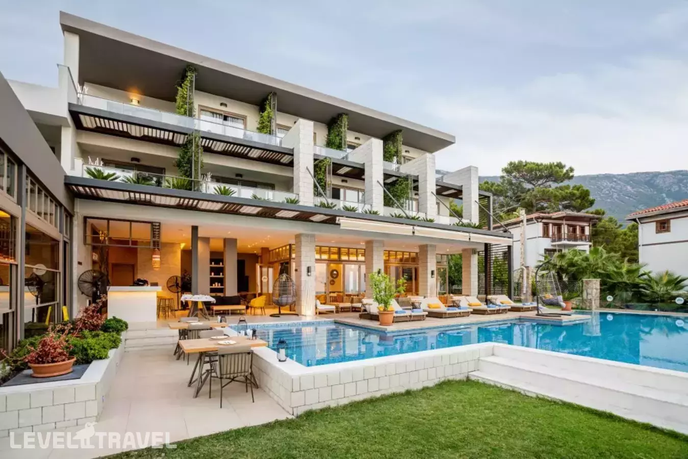 Melanippe Relaxing Hotel