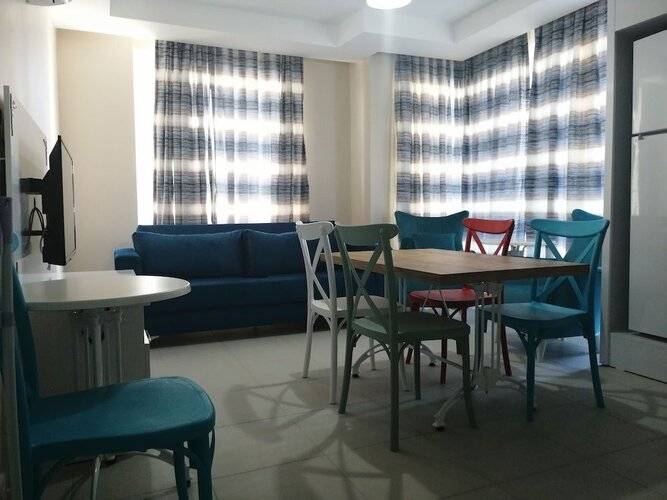 Cemre Apart