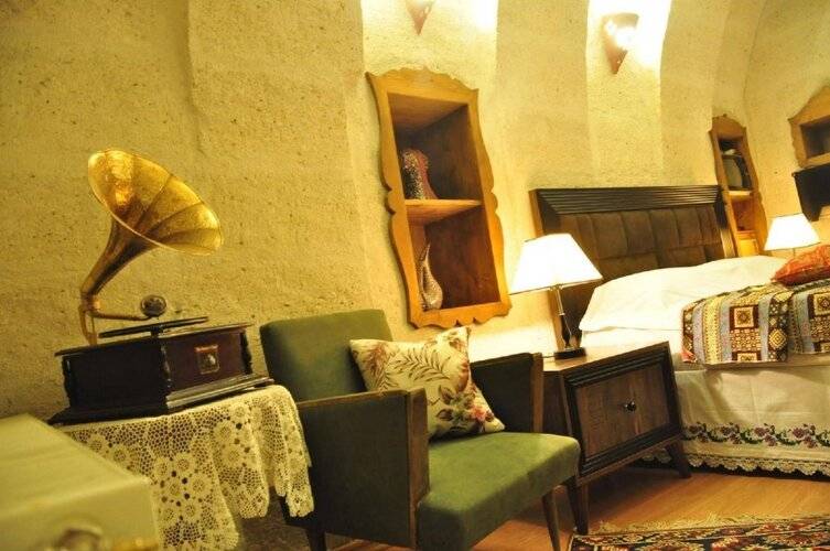 Bir Kedi Villa