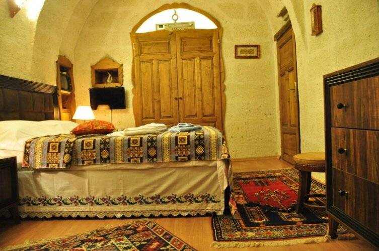 Bir Kedi Villa