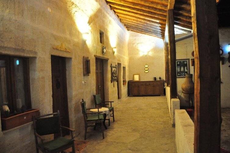 Bir Kedi Villa