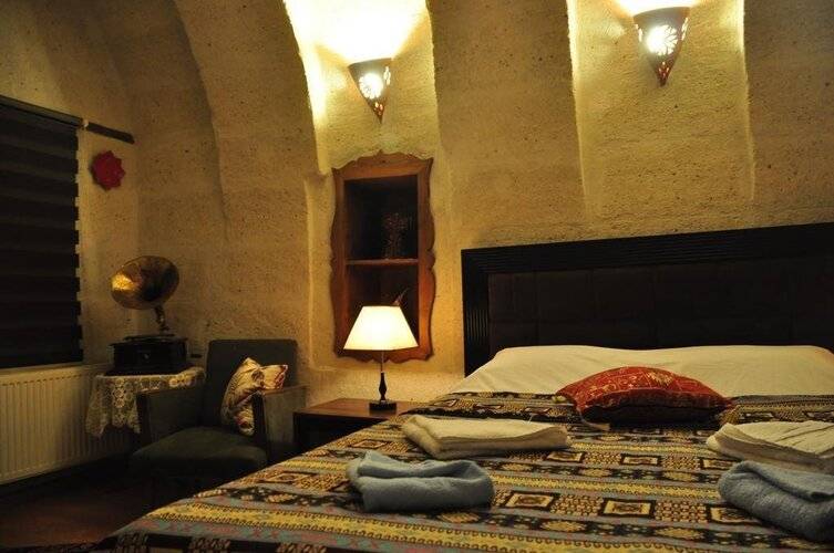 Bir Kedi Villa