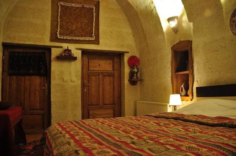 Bir Kedi Villa