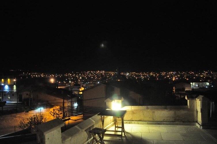Bir Kedi Villa