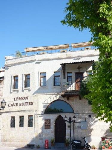 Lemon Cave Suites And Coffee House