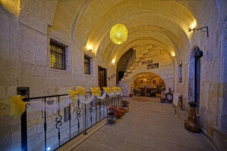 Lemon Cave Suites And Coffee House