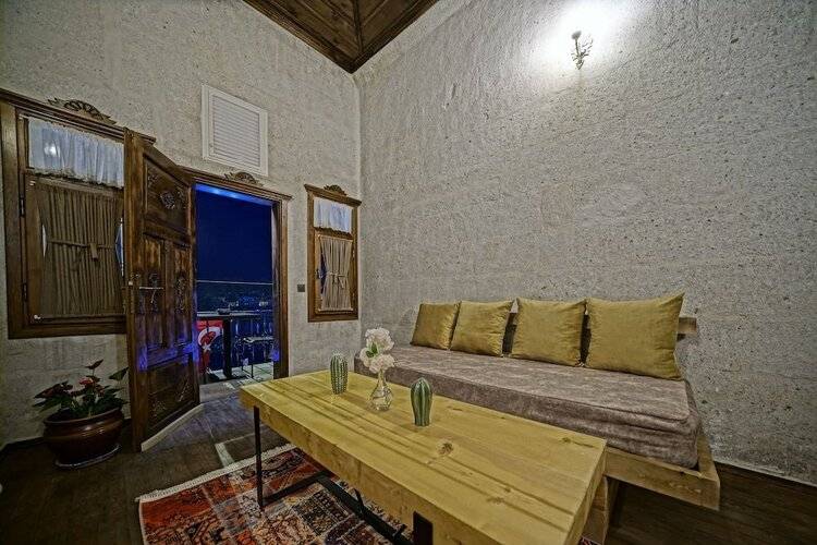 Lemon Cave Suites And Coffee House