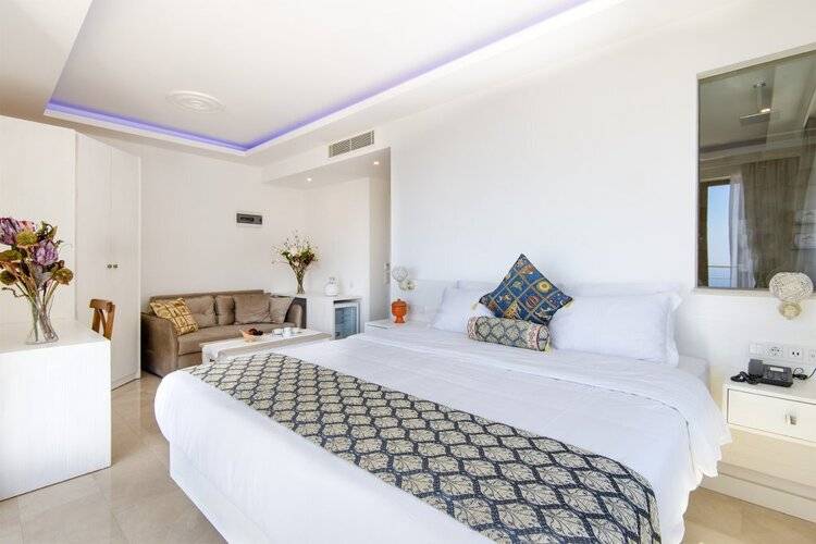 Бутик-Отель Highclere (Adults Only 18+)