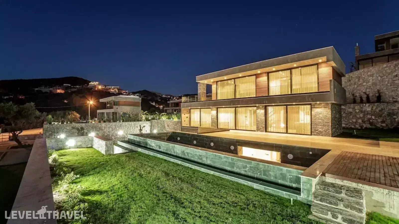 7 Deluxe - Seductive Style And Serenity