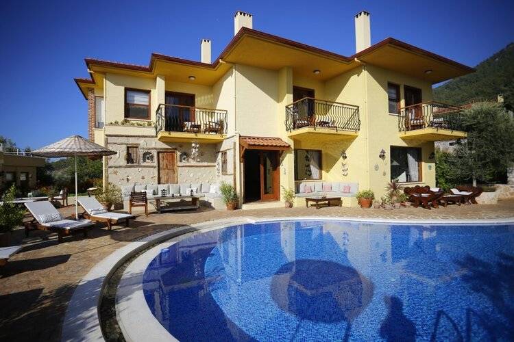 Mandarin & Mango Boutique Hotel