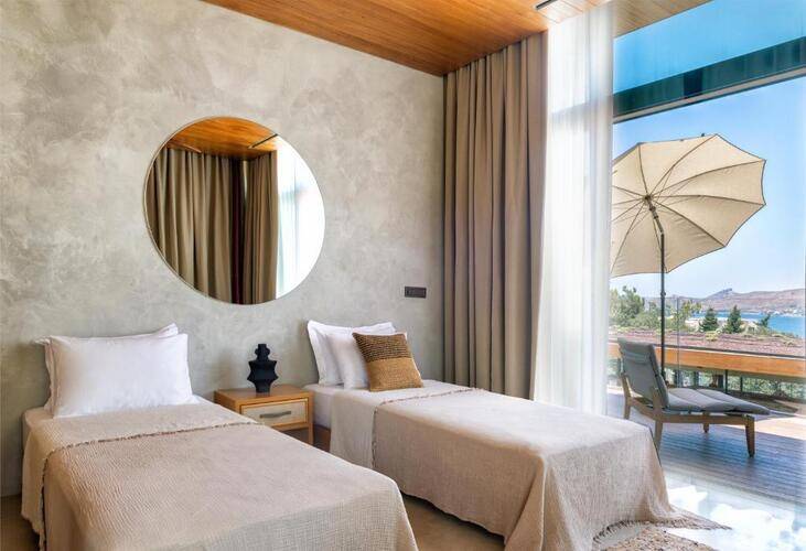 Birdcage 33 Hotel (Adults Only 16+)