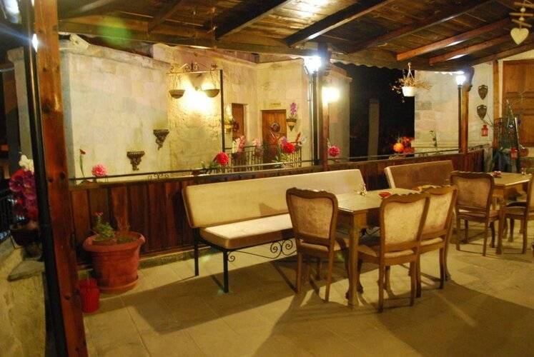 Cave Art Hotel