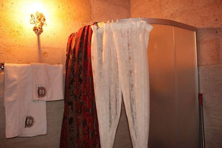 Cave Art Hotel